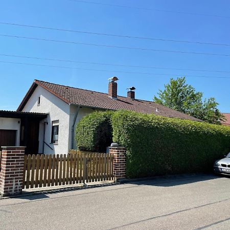 Bungalow In Ruhiger Siedlung Mit Stellplatz Landshut Eksteriør billede