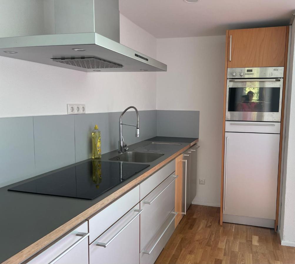 Bungalow In Ruhiger Siedlung Mit Stellplatz Landshut Eksteriør billede