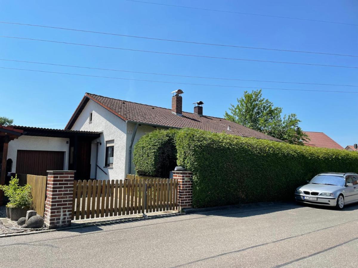 Bungalow Mit Grossem Garten Uneinsehbar Und Stellplatz Lejlighed Landshut Eksteriør billede