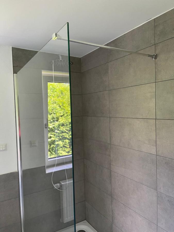 Bungalow In Ruhiger Siedlung Mit Stellplatz Landshut Eksteriør billede