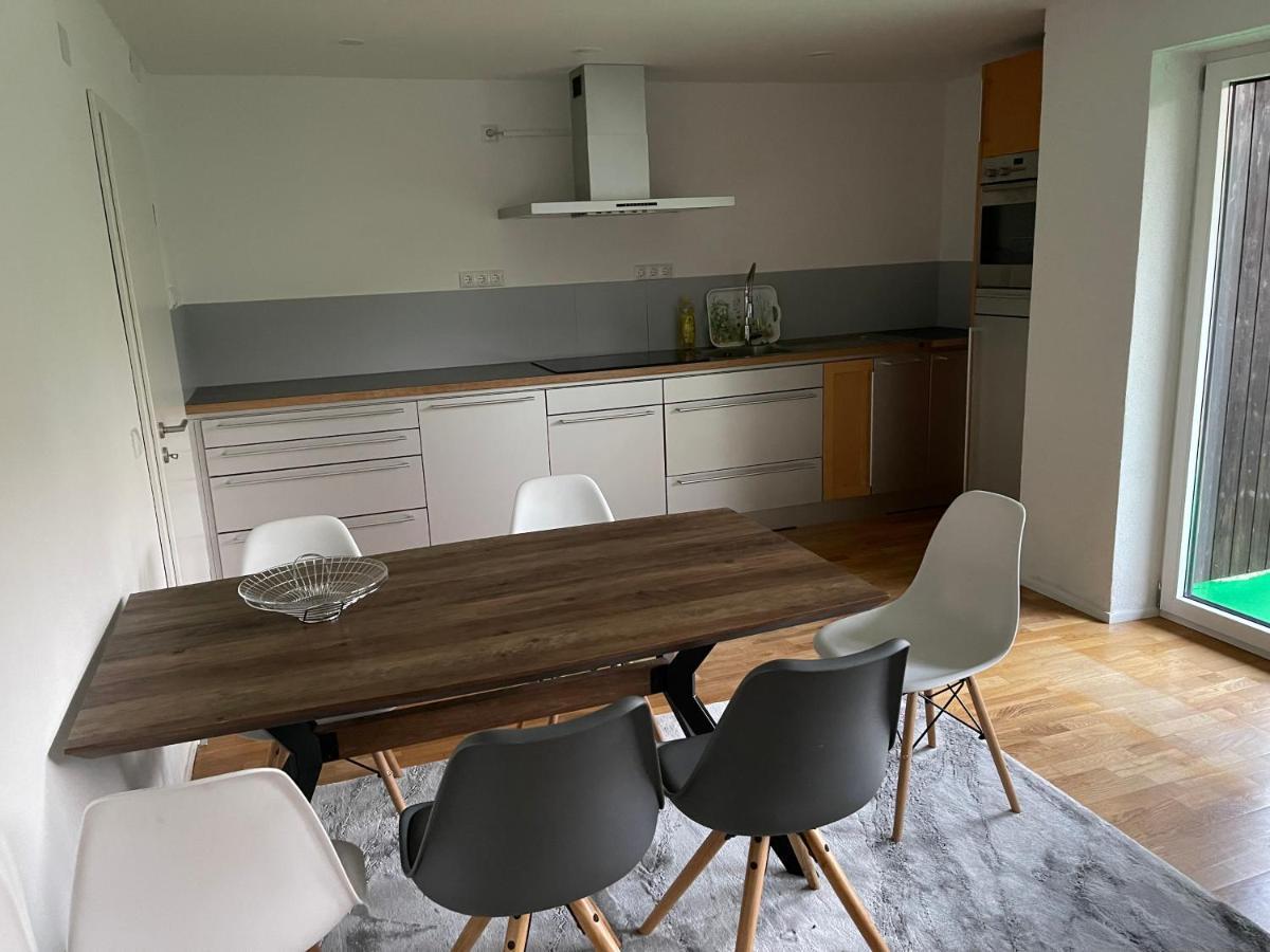 Bungalow In Ruhiger Siedlung Mit Stellplatz Landshut Eksteriør billede