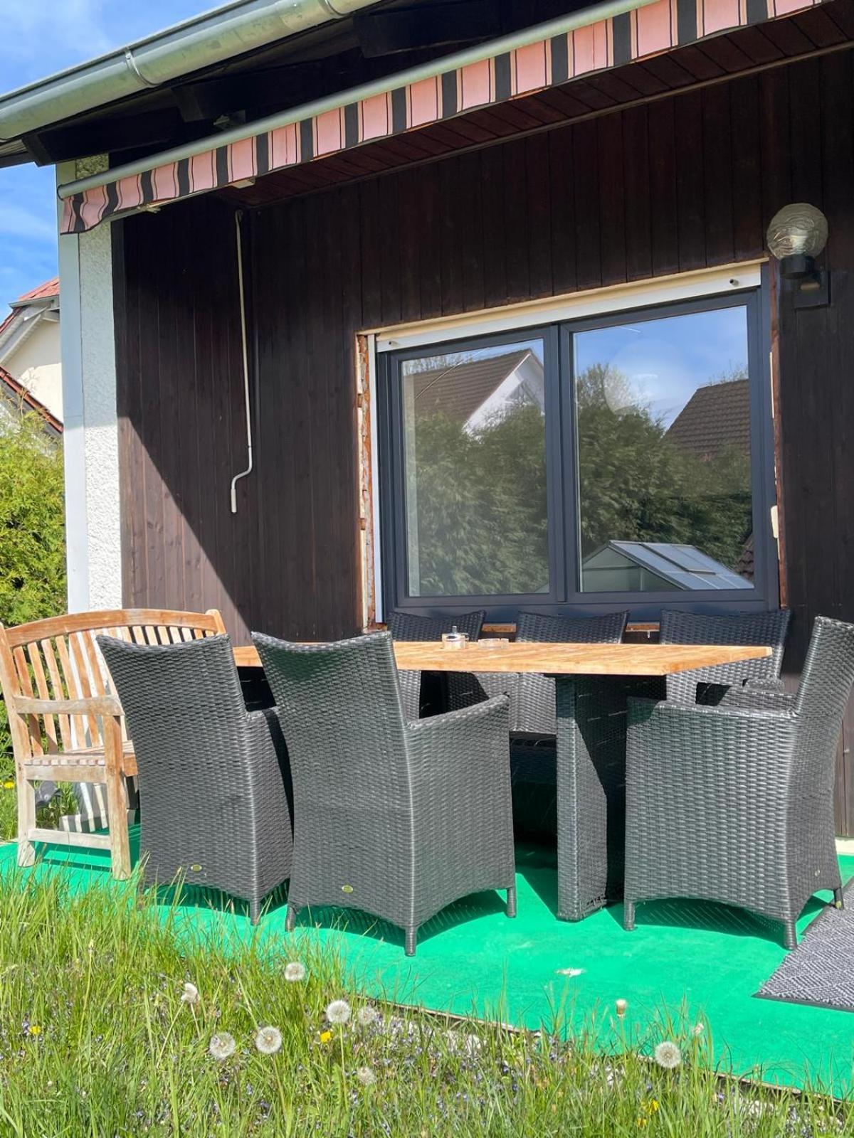 Bungalow In Ruhiger Siedlung Mit Stellplatz Landshut Eksteriør billede